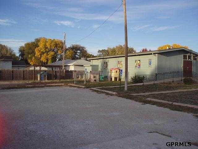 2nd image of 1960 E 8th St