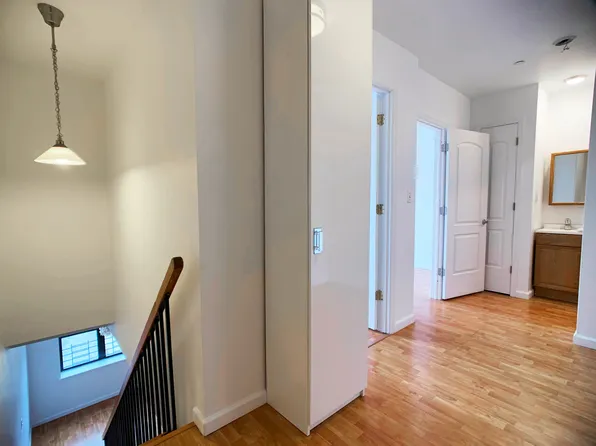 893 Myrtle Avenue image 21 of 23