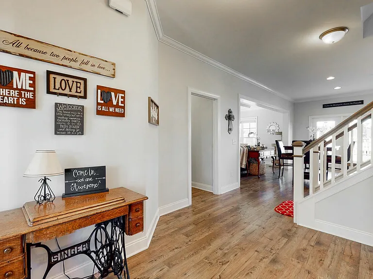 562 W Craftsman Way — Photo 19