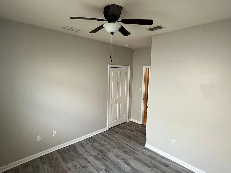 5600 Hampton Hill Cir — Photo 17