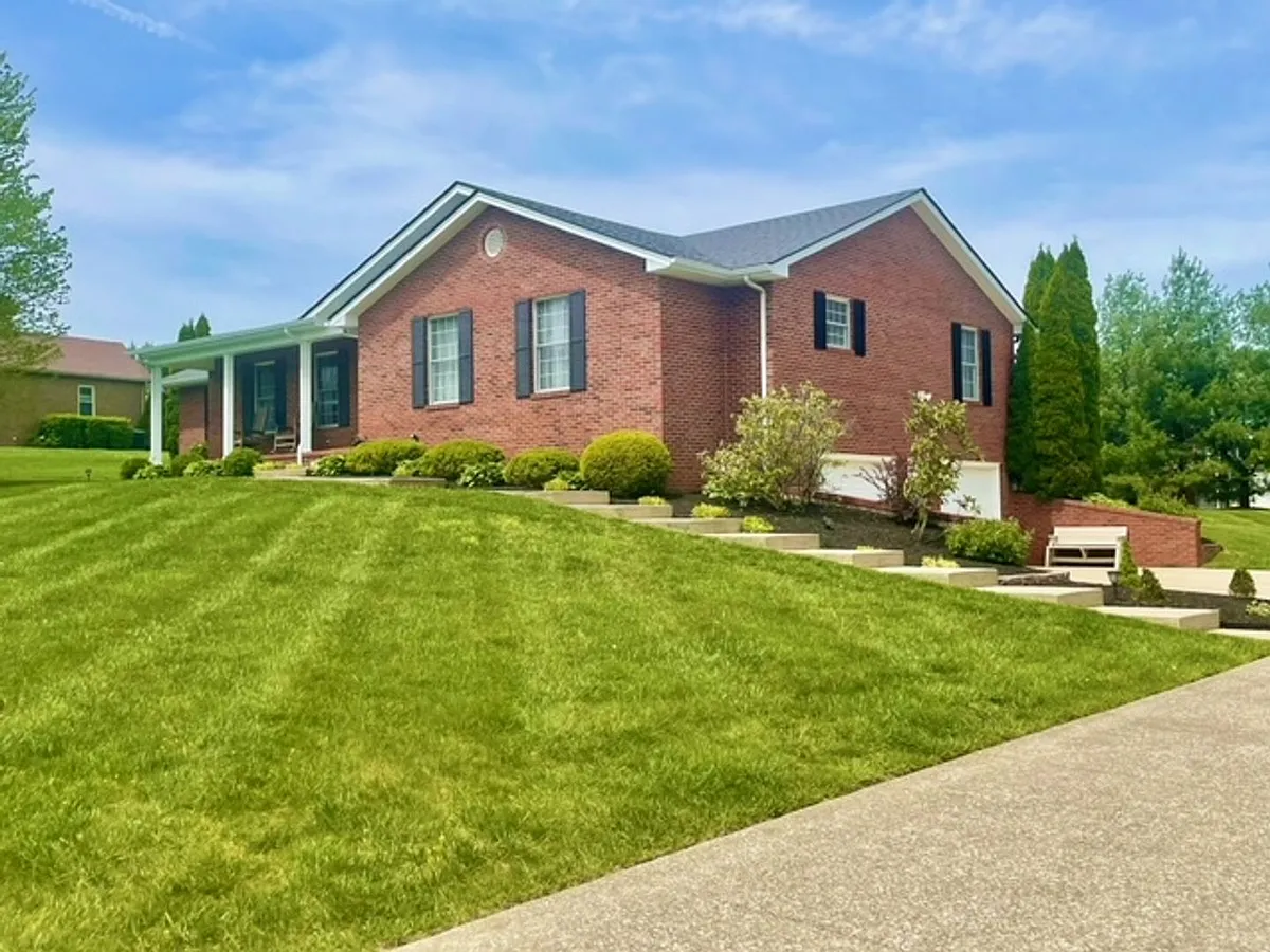 Building Photo - 806 Foxfire Rd