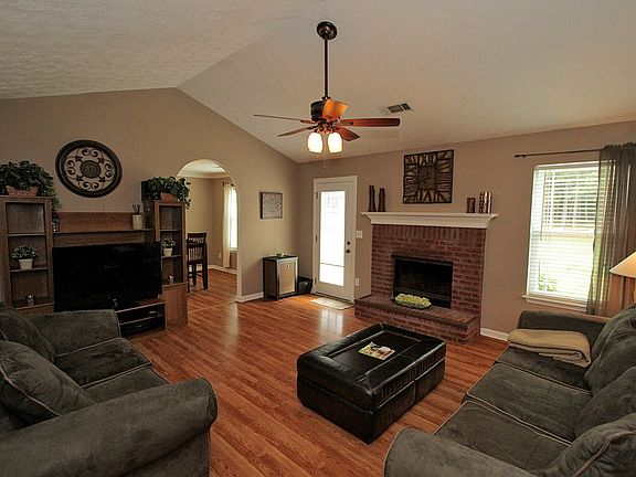 4th image of 4450 Brookridge Dr