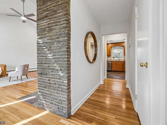 3rd image of 129 Sagamore Rd