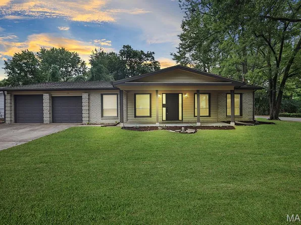 110 Primrose Ln, Fairview Heights, IL 62208