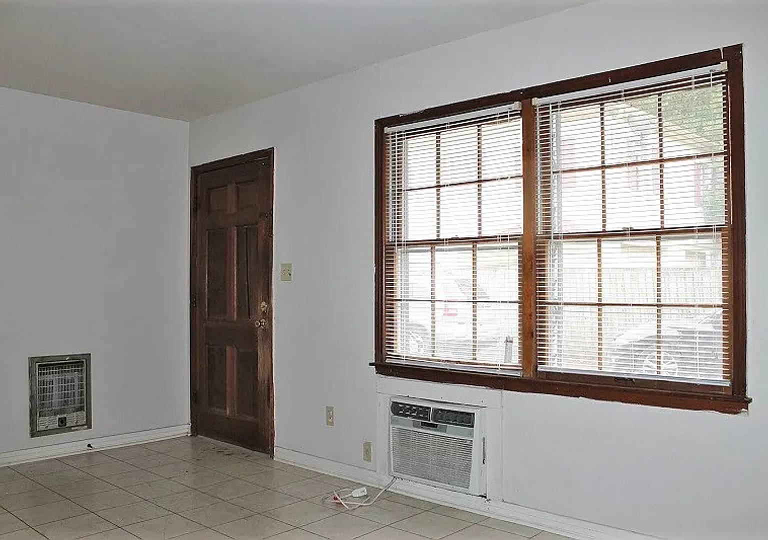 Wood Ave Apartments — Photo 4