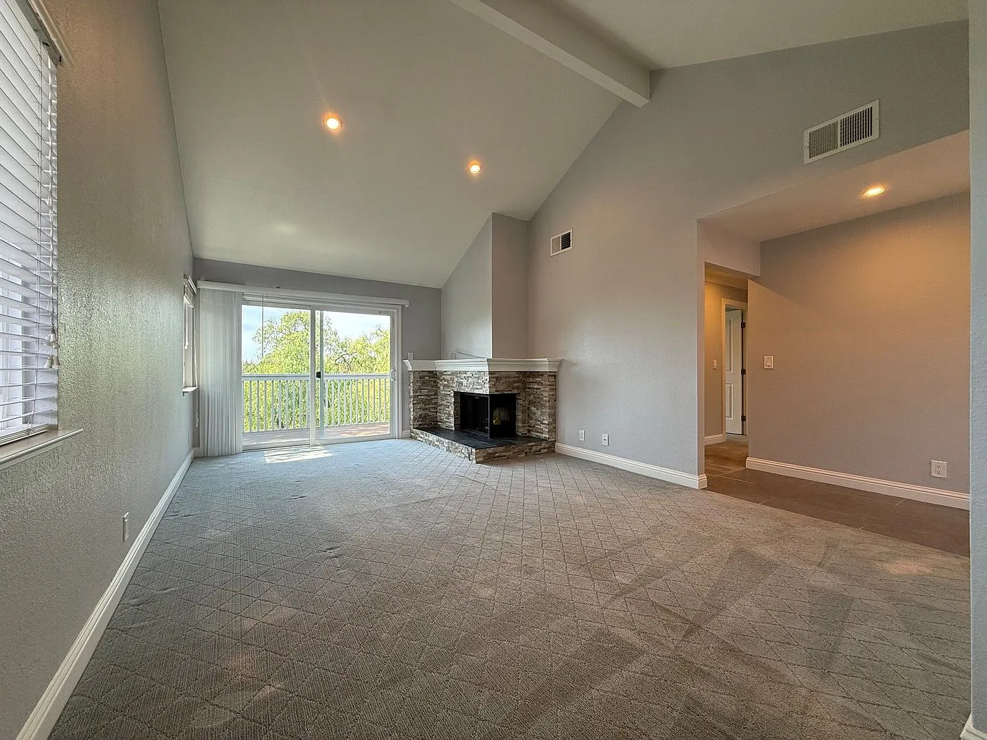 565 Lori Drive — Photo 3