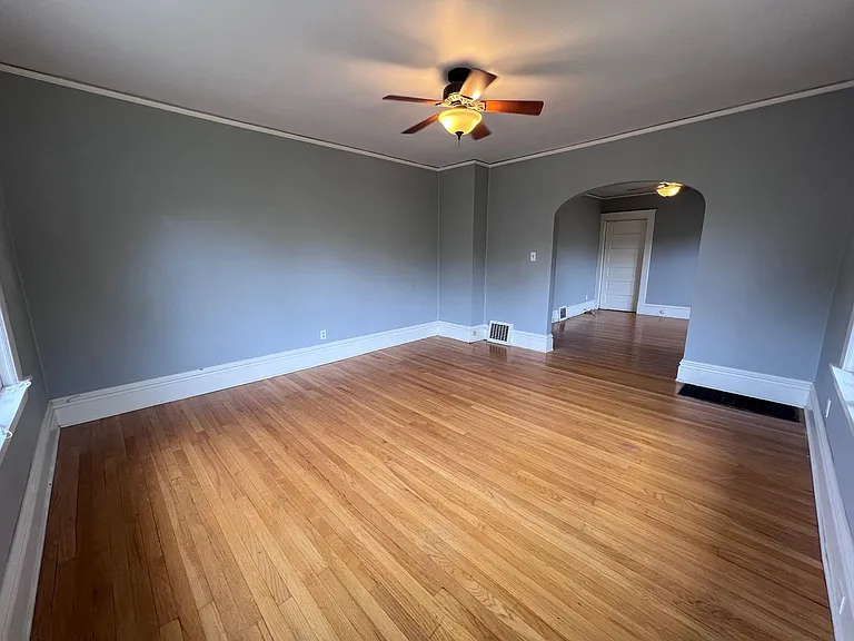 254 Warren Ave SE — Photo 2