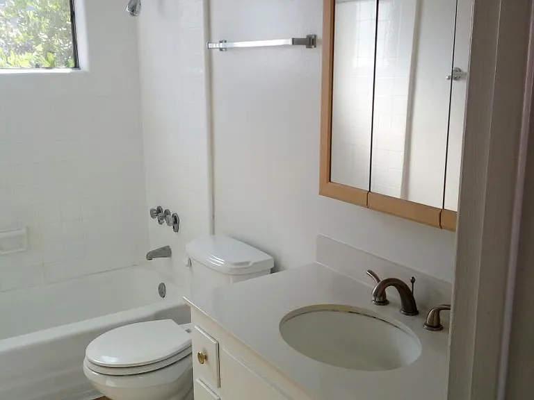 4901 Laurel Canyon Blvd #2R — Photo 16