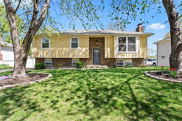 1st image of 1413 N Downers Pl