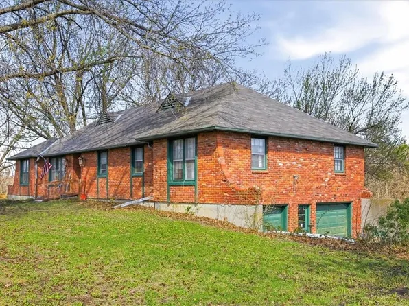 15116 Chestnut St, Basehor, KS 66007