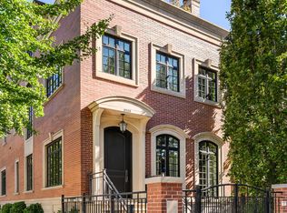 2525 N Greenview Ave, Chicago, IL