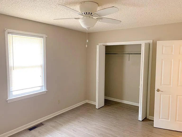 1435 Shirley St #1 — Photo 3