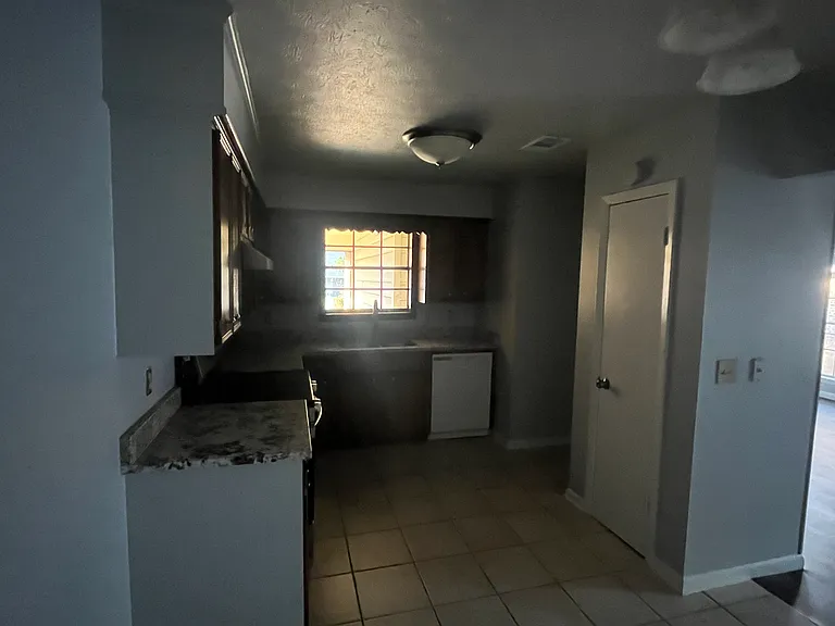 5305 Champions Dr — Photo 13