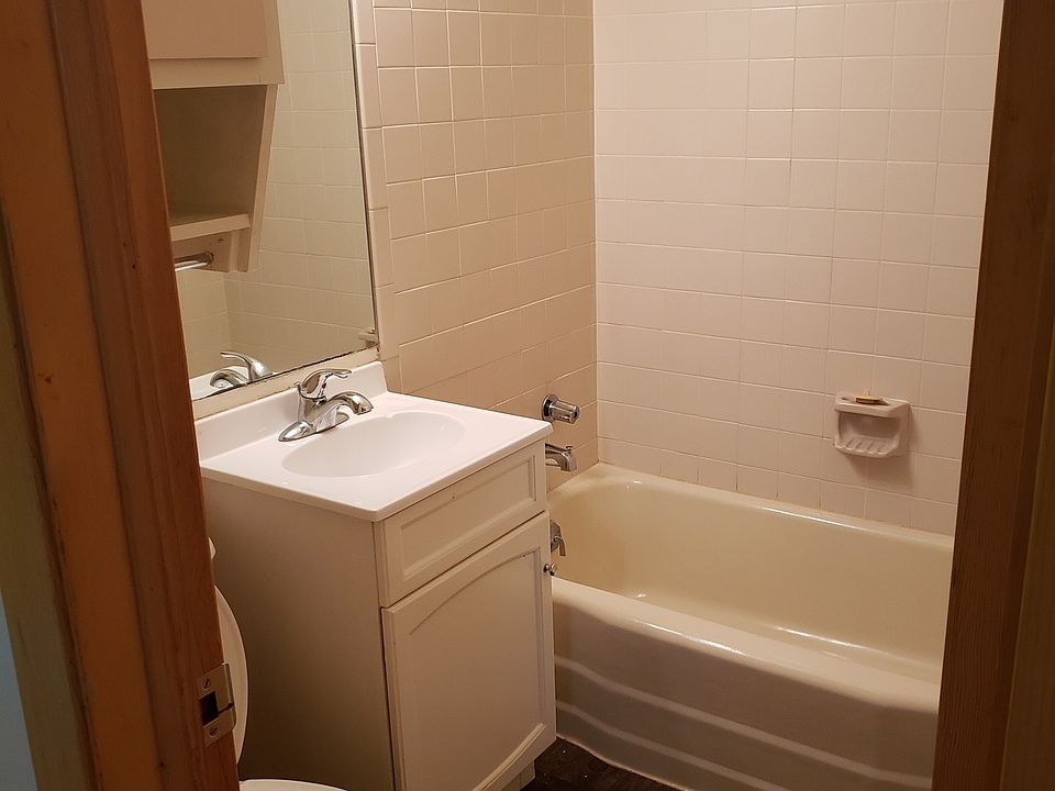 Upstairs bathroom