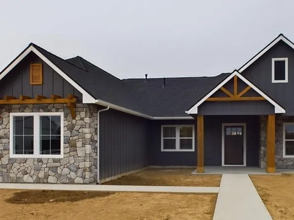 1925 Mantle Ln, Emmett, ID 83617