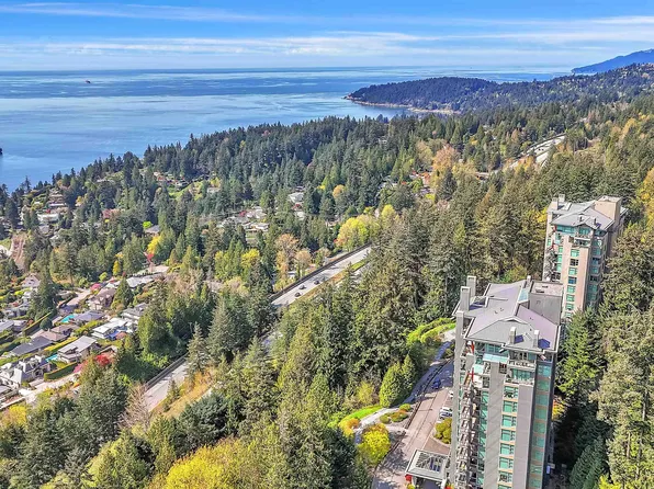 3335 Cypress Pl #702, West Vancouver, BC V7S 3J8