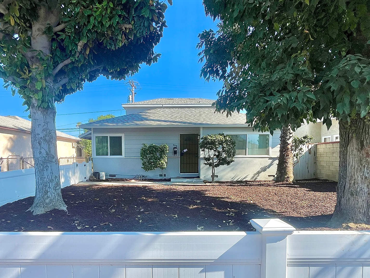 2 bed, 696 sqft, $2,750 — Photo 1