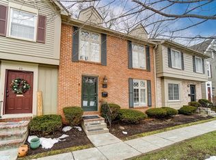 21 Nicholson Ct, Washington Township, OH 45459