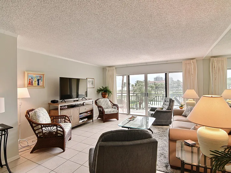3939 Ocean Dr #302B — Photo 6