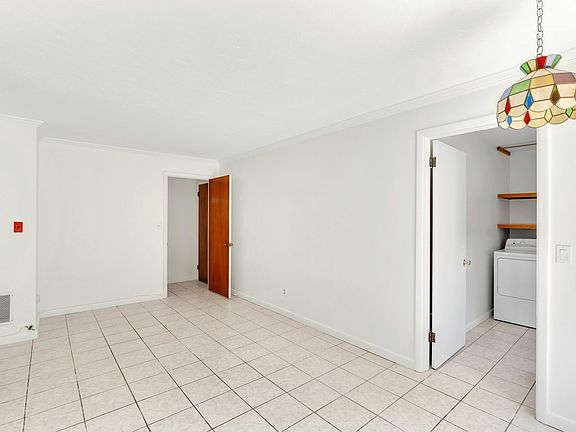 5th image of 516 Knickerbocker Rd