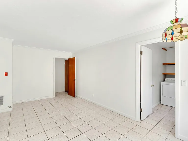 516 Knickerbocker Rd — Photo 11