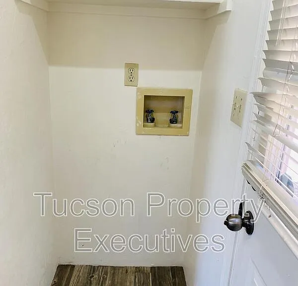 3319 E Presidio Rd #2 — Photo 15