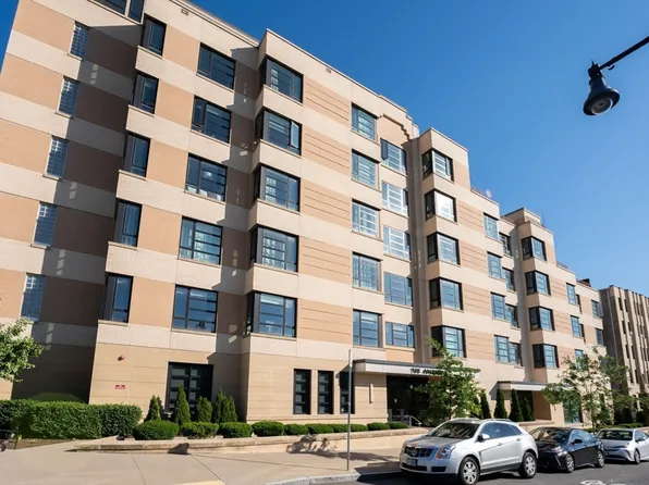 1650 Commonwealth Ave Unit 309, Brighton, MA 02135