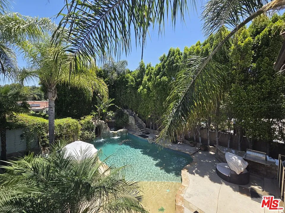 6 bed, 6.0 bath, 5567 sqft, $19,999 — Photo 3