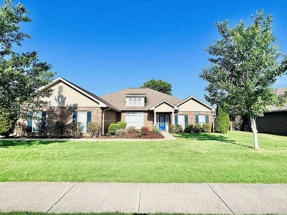 630 Summer Cove Cir NW