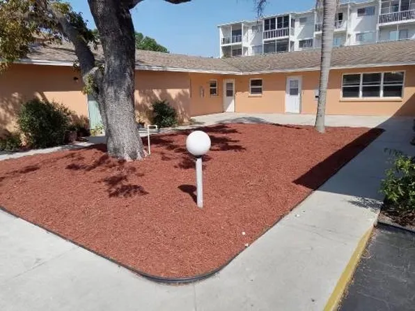 4911 York St APT 1, Cape Coral, FL 33904