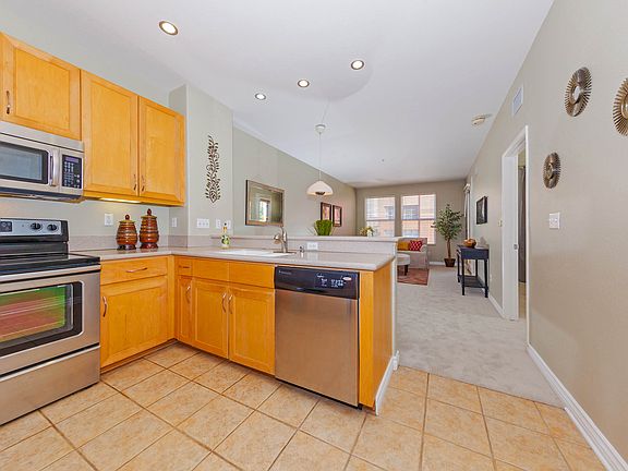 4th image of 350 K St Unit 317