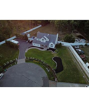 3rd image of 1 Sommerset Dr