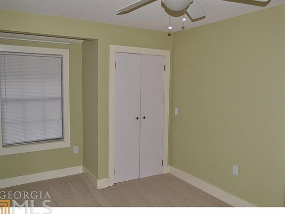 5th image of 216 E Village Dr