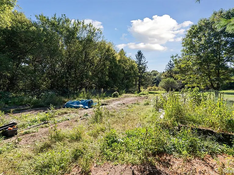 2860 E Coon Lake Rd — Photo 34