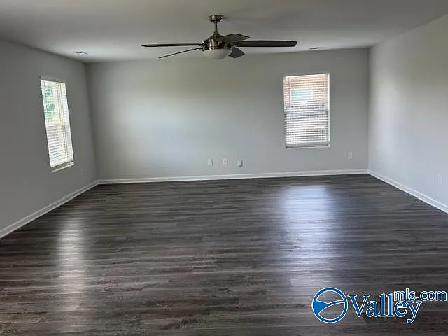 210 Hydra Cir — Photo 4