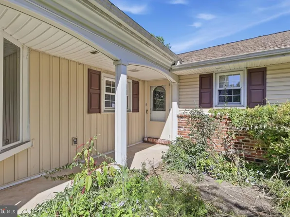 29 Mill Creek Rd, Holland, PA 18966