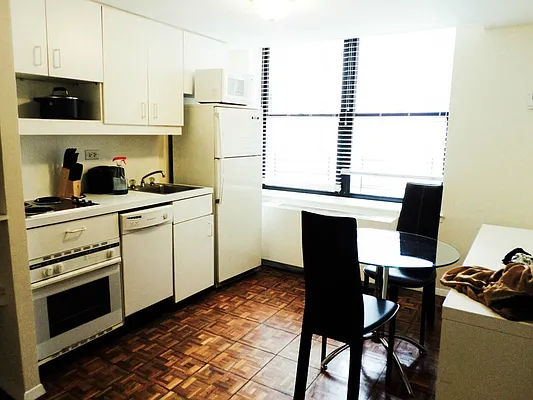 Rented by Keller Williams NYC | media 27