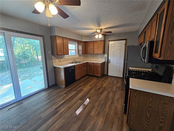 5th image of 631 Idlewood Ave