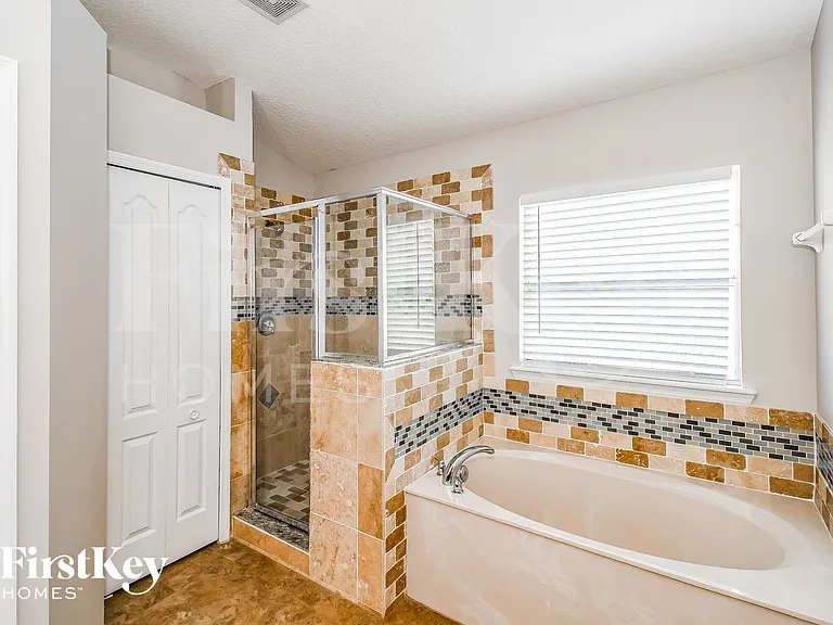 408 Spring Ridge Ct — Photo 11
