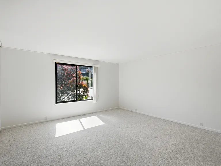 1806 Sebastian Dr — Photo 11
