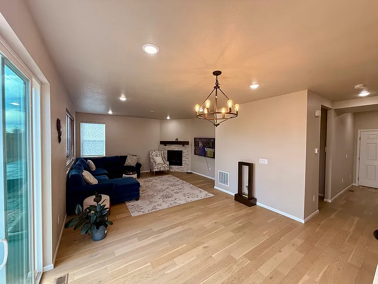 577 Red Valley Trl — Photo 3