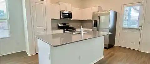 3rd image of 189 Andross Ln