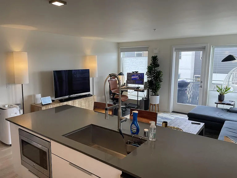 515 Summit Ave E #404 — Photo 4