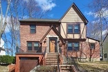 227 Bonad Rd, Brookline, MA, 02467