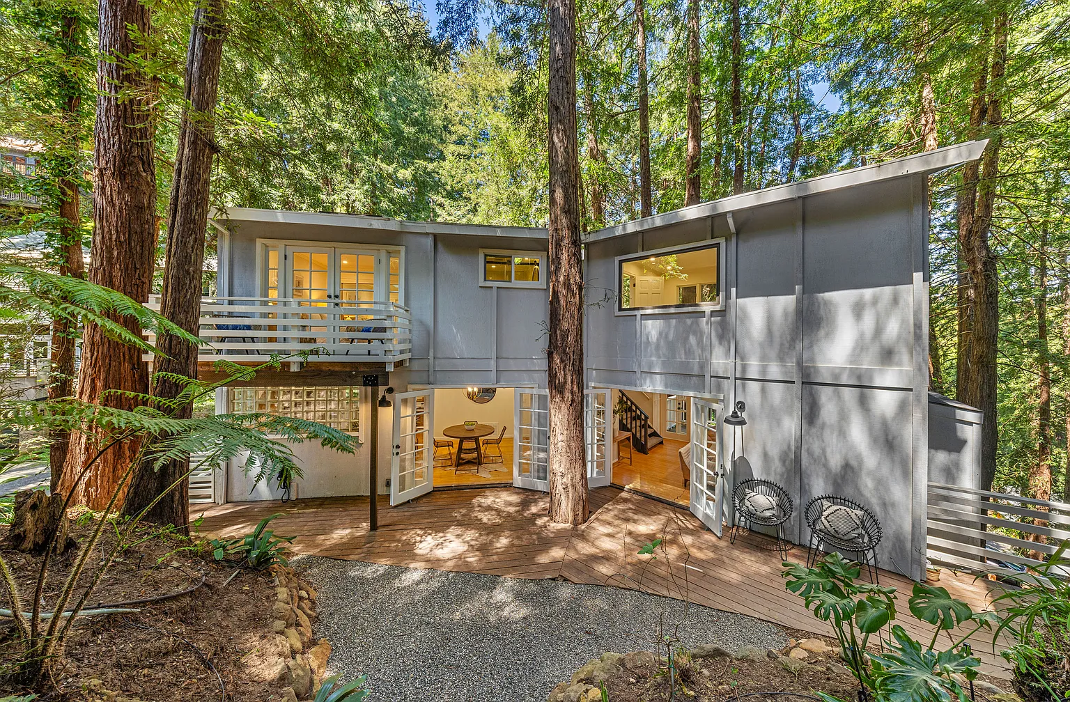 300 Marion Ave photo 1