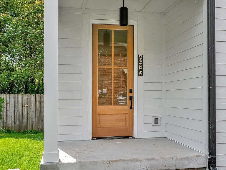 6535 Thunderbird Dr — Photo 2