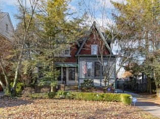 1425 Bishop Rd, Grosse Pointe Park, MI 48230