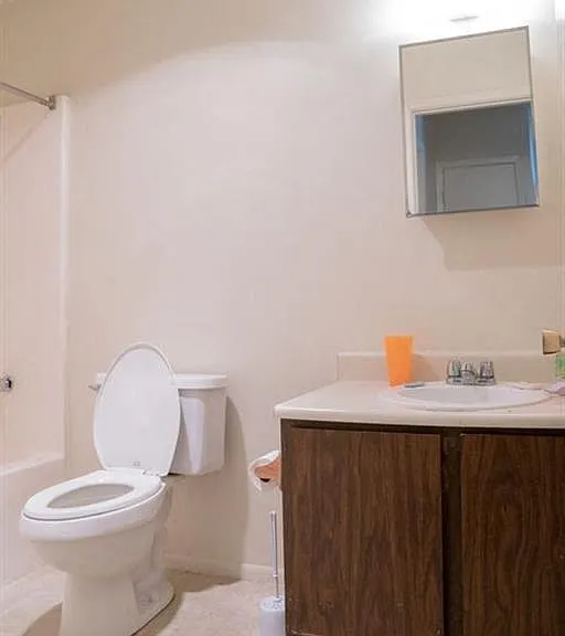 Burton Place Apts — Photo 16