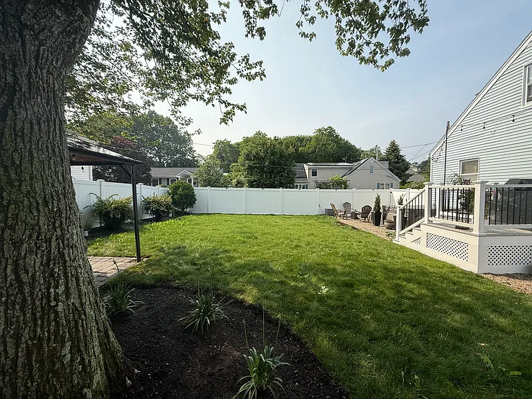 4 Naomi St — Photo 4