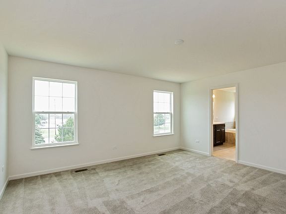 5th image of 921 Marion Dr